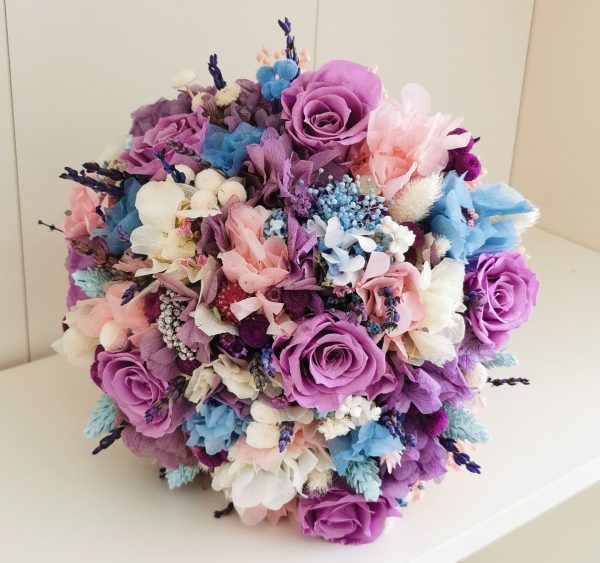 Ramo de rosas moradas - Imagen 5