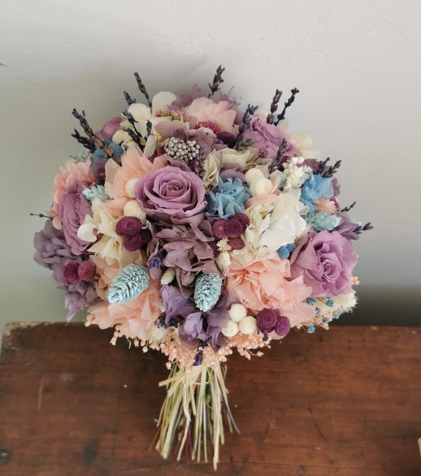 Ramo de rosas moradas - Imagen 4
