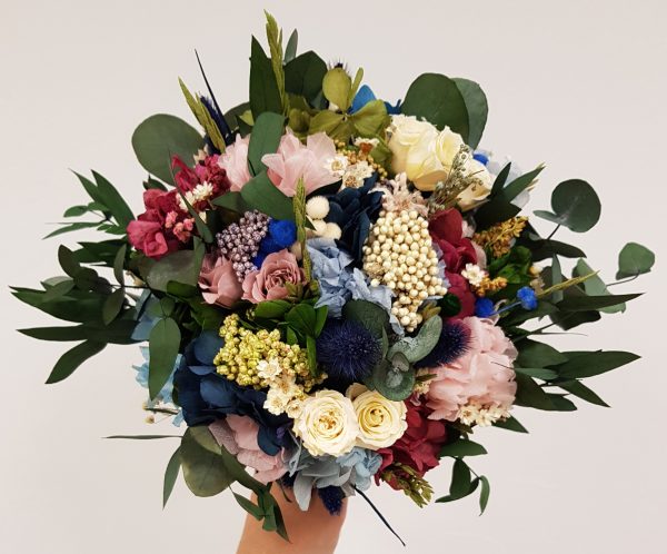 Ramo con rosas blancas silvestre - Imagen 4