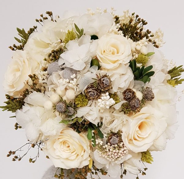 Ramo con rosas blancas y verde - Imagen 6