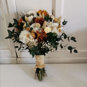 Ramo blanco, verde y naranja